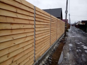 Деревянный забор елочка 150 метров фото в Удельной