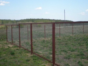 Забор из сетки рабицы в натяг секционный 12 метров фото в Удельной